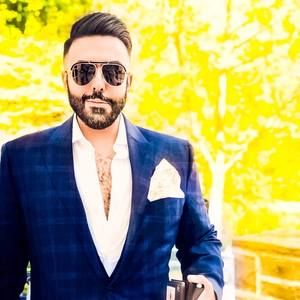 Meet your Posher, Daanaa